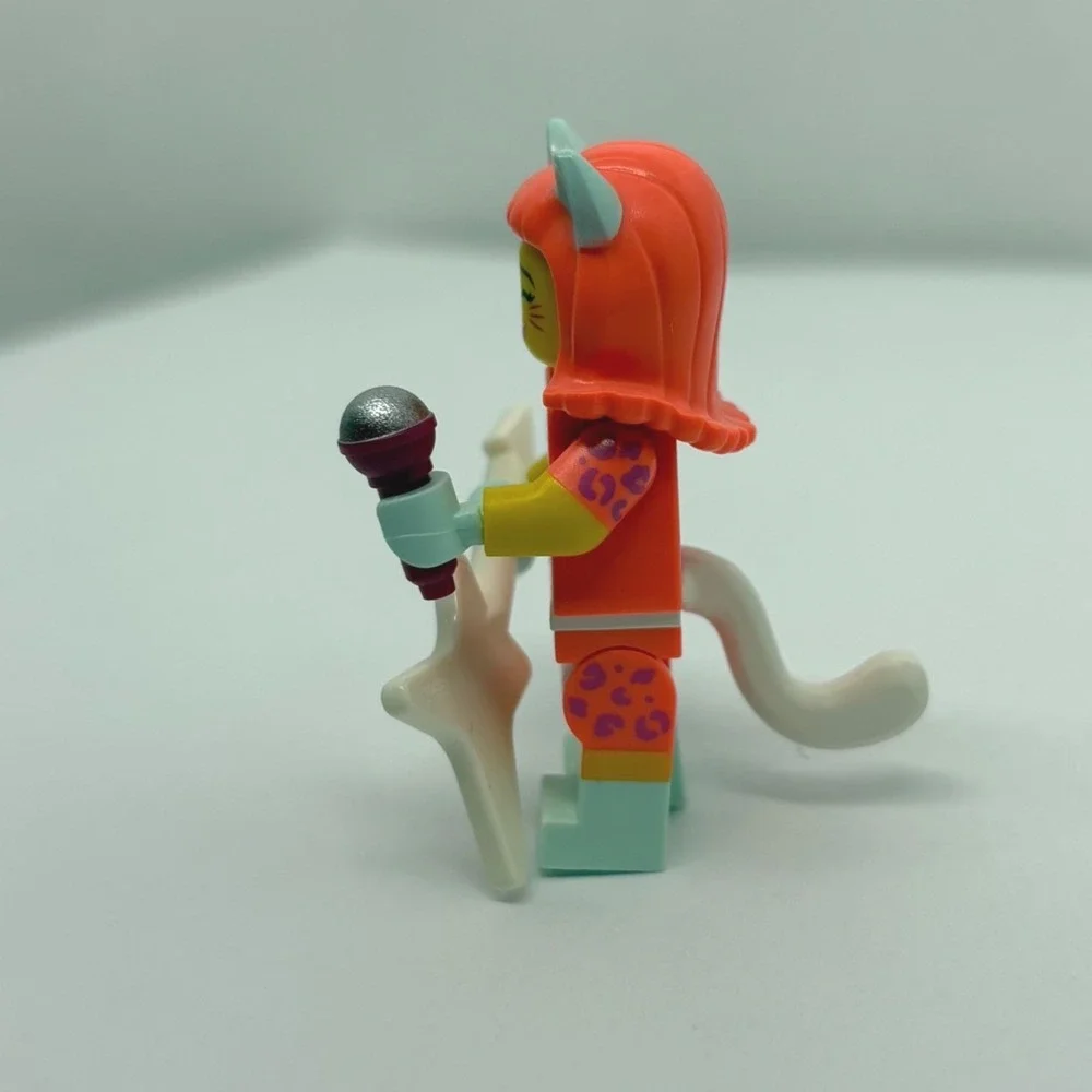 LEGO Movie Candy Singer Minifigure 71029 Kitty Pop Star Guitar & Microphone